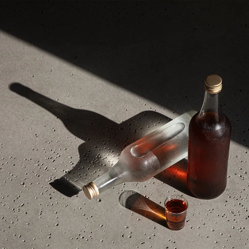 Μπουκάλι 700 ml επιτραπέζιο με βιδωτό πώμα fi28 - 4 τεμ. - 7