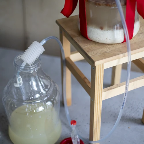 Νταμιτζάνα για κρασί, ελαφριά, άθραυστη, με ιμάντες, 10 L - 12