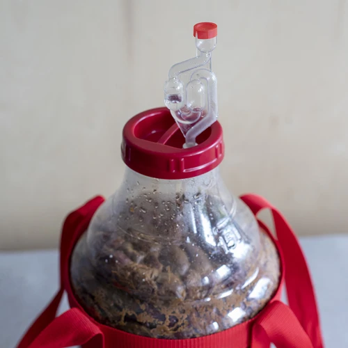 Νταμιτζάνα για κρασί, ελαφριά, άθραυστη, με ιμάντες, 10 L - 14