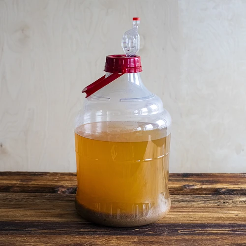 Νταμιτζάνα για κρασί, ελαφριά, άθραυστη, με λαβή, 10 L - 14