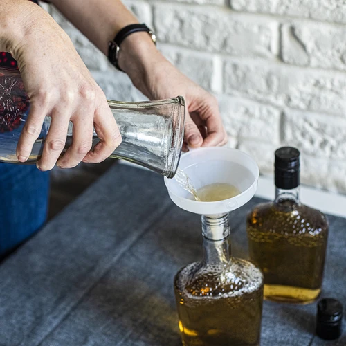 Πλαστικό χωνί Φ 10 cm - 5