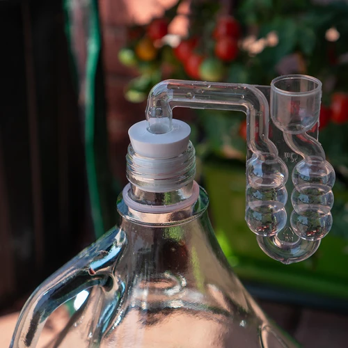 Πώμα για νταμιτζάνα 54/50mm - 4