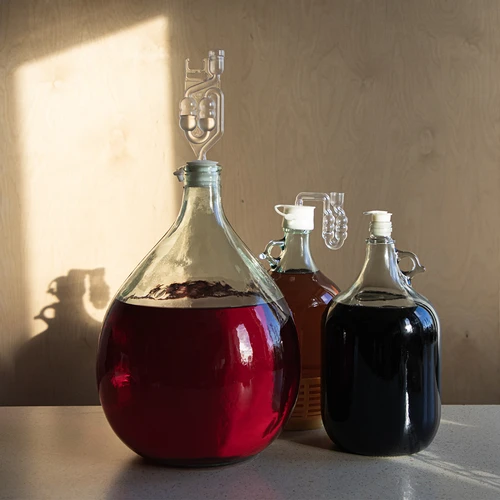 Πώμα για νταμιτζάνα fi 28/32 mm με κλείσιμο - 8