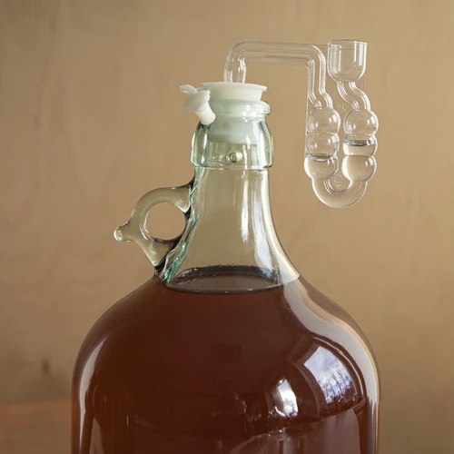 Πώμα για νταμιτζάνα fi 28/32 mm με κλείσιμο - 7