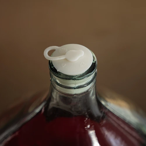 Πώμα για νταμιτζάνα fi 40/43 mm με κλείσιμο - 6