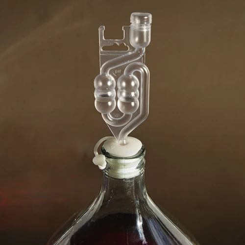 Πώμα για νταμιτζάνα fi 40/43 mm με κλείσιμο - 7