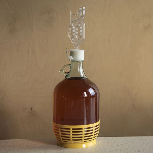 Πώμα για νταμιτζάνα Ø 50/54 mm με κλείσιμο - 7