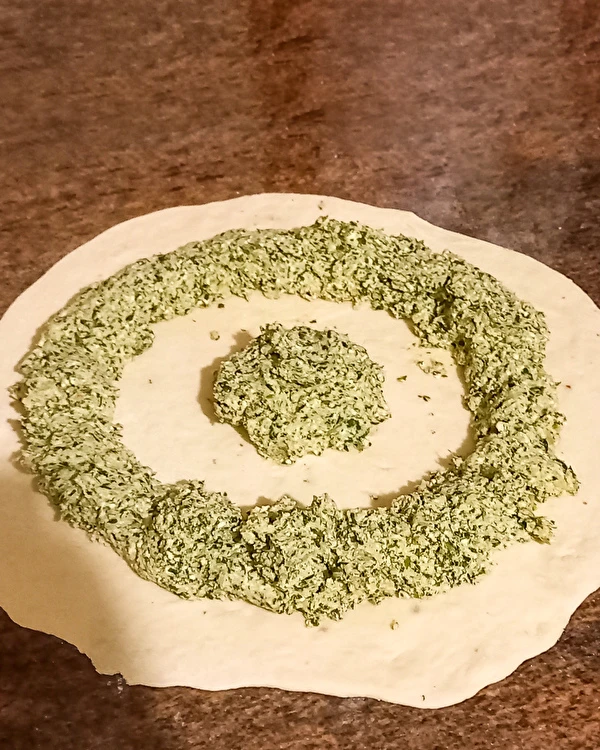 Αστέρι ζύμης με μαγιά και σπανάκι