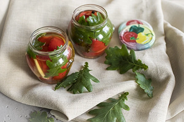 Επεισόδιο 2: Πιπεριά τουρσί με φύλλα βελανιδιάς