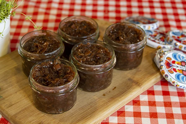 Κομφιτούρα κόκκινου κρεμμυδιού