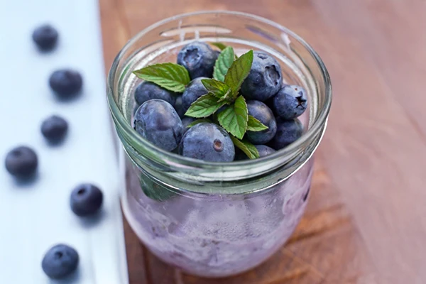 Νυχτερινή βρώμη με μαρμελάδα μύρτιλου - γρήγορο και υγιεινό πρωινό