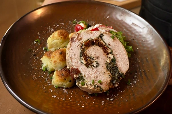 Ρολό ελληνικού τύπου από συσκευή παρασκευής ζαμπόν