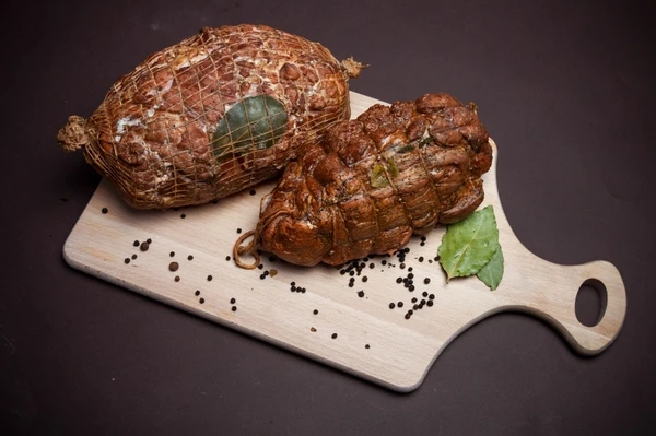 Σπιτικό ψητό ζαμπόν με βότανα