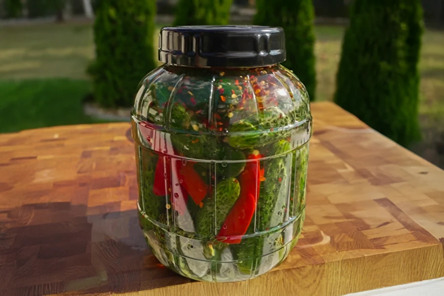 Αγγουράκια τουρσί ζύμωσης με τσίλι