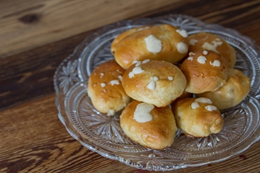 Browin Przepiśnik - Γλυκά ψωμάκια με δαμάσκηνο