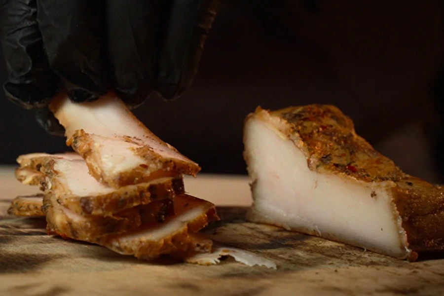 Καπνιστό πάχος χοιρινού με βότανα