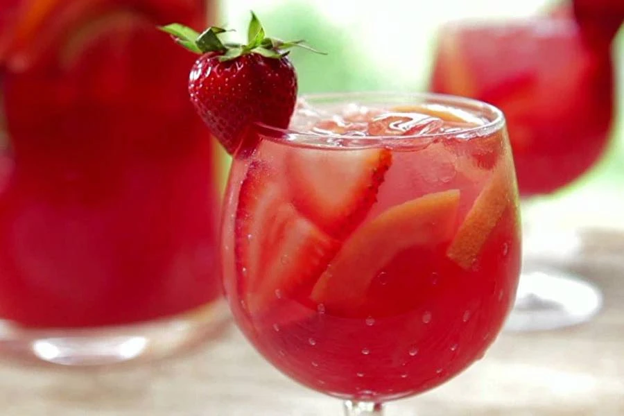 Browin Przepiśnik - Κρασί φράουλας με νότα από άνθη σαμπούκου