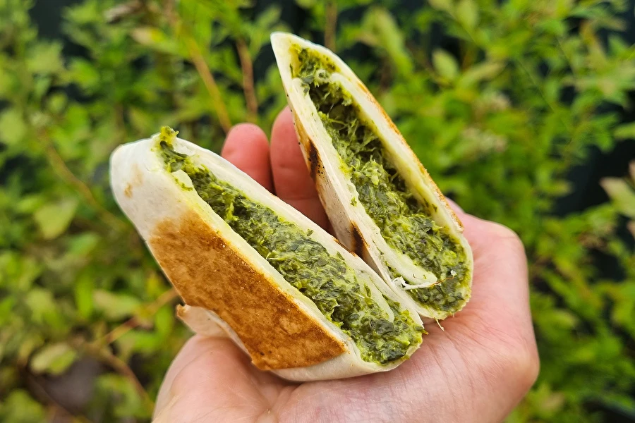 Ψητές τορτίγιες με σπανάκι και φέτα